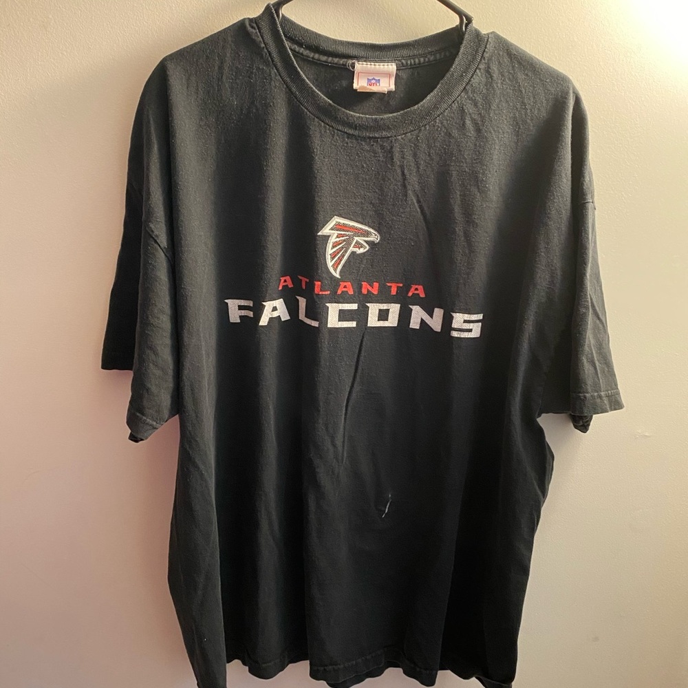 Vintage Falcons Tee ‼️Offers Welcomed‼️